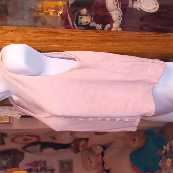 Vintage 80's,Very Sexy,Pretty Pink,Knit,Crop Top with Floral Button Detail💕 - Picture 5 of 12